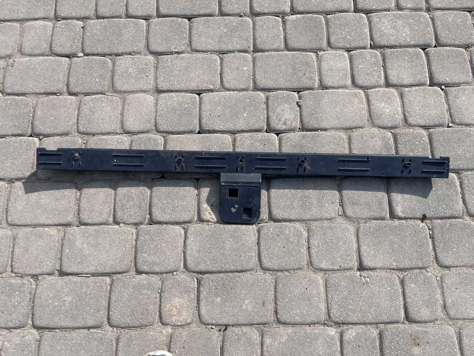 Ford Focus mk2 ślizg zderzaka tył