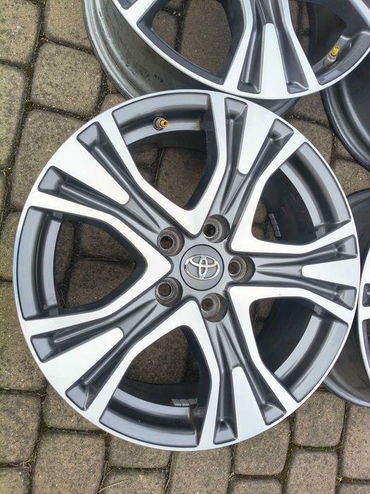 felgi aluminiowe 17" Toyota RAV4 5x114,3 17x7J ET39 TPMS