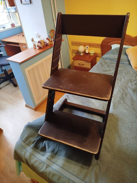 Зростаючий стілець