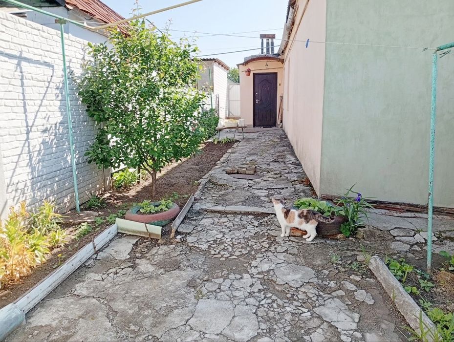 Продаю  будинок в інгульському районі .