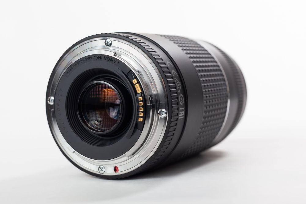 Canon EF 75-300 f4.0-5.6 III + бленда