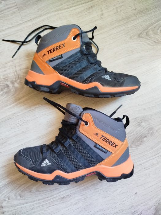 Buty dziecięce adidas TERREX AX2R MID roz. 31