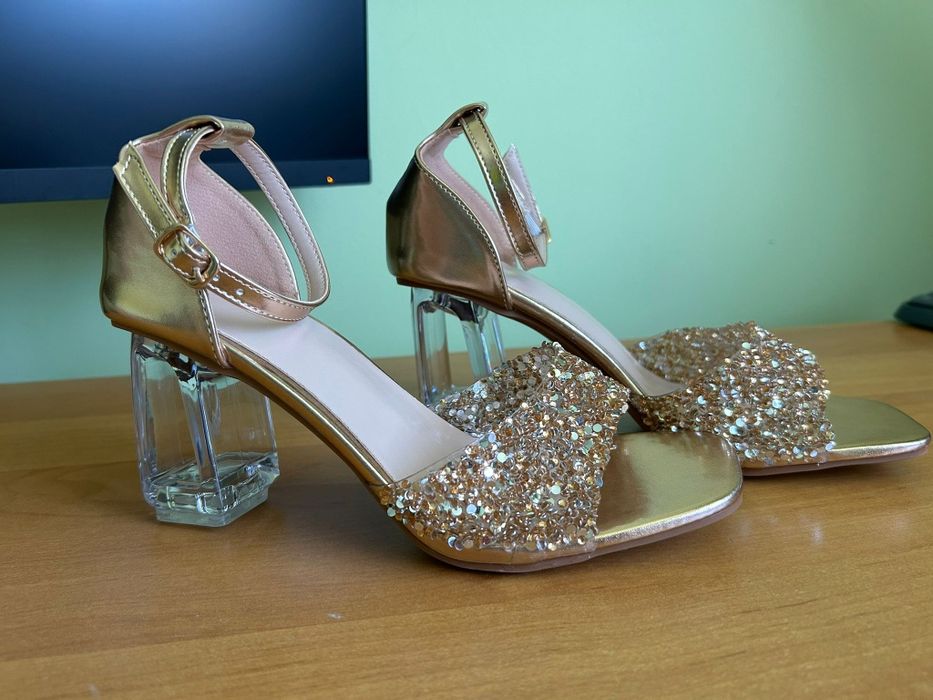 Eleganckie buty na obcasie