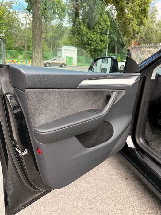 Tesla Model Y 2024 VIN 7SAYGDEE0RA246829 фото оголошення 14 з 18