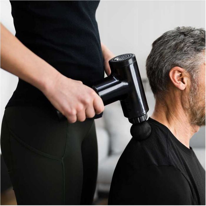 ZESTAW Masażer wibracyjny pistolet do masażu 4 głowice do ciała pleców