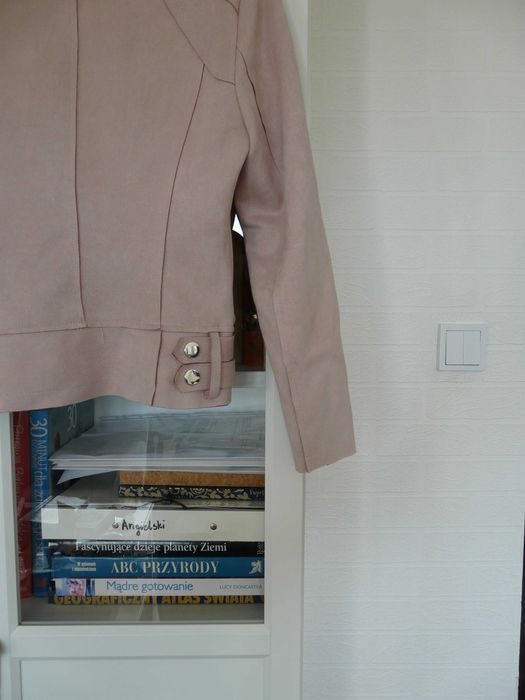 Jasno pudrowa/różowa ramoneska