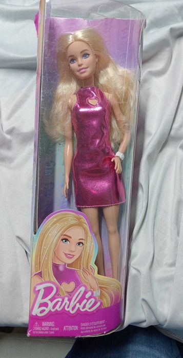 Boneca Barbie Fashionistas nº 230 Vestido Rosa