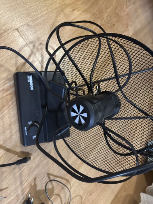 Zestaw kabli plus antena telewizyjna