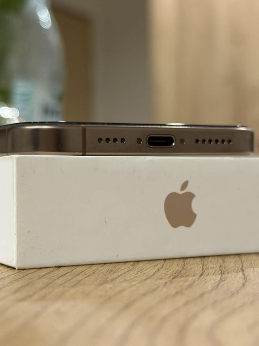 iPhone 16 PRO MAX 256 GB  stan idelany - GOLD ROSE - 97% Baterii