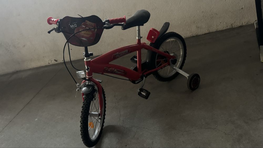 Bicicleta de  crianca pouco uso