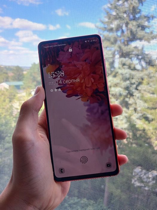 Samsung s20fe стан 9/10 присутній торг