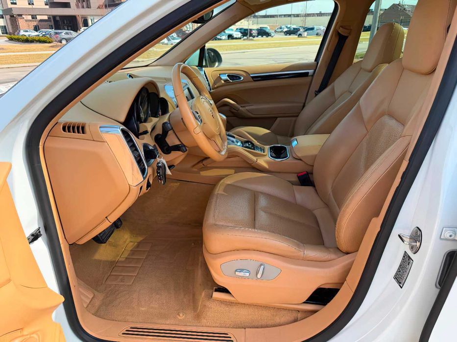 Porsche Cayenne      2014