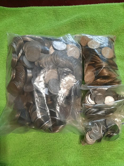 Продам монеты Украины