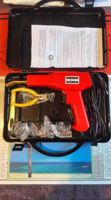 Máquina de soldar plásticos com 200 grampos