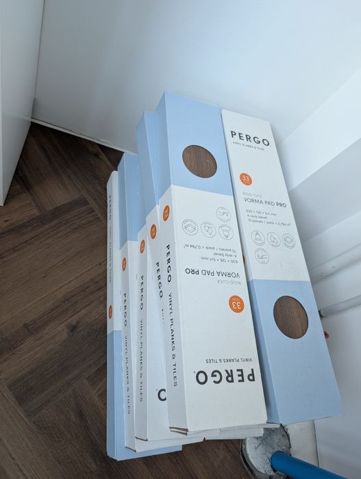Panele winylowe Pergo Dąb brązowy V4524-49231  10 paczek 7,94m