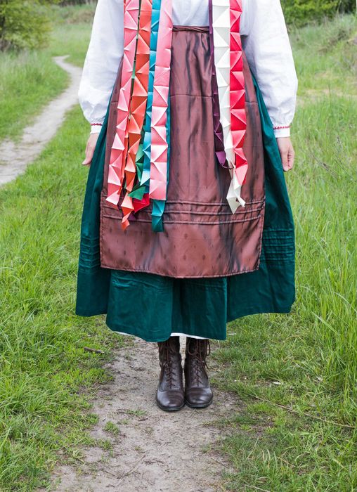 Стрічки українські, бинди, прикраса на голову до традиційного костюму