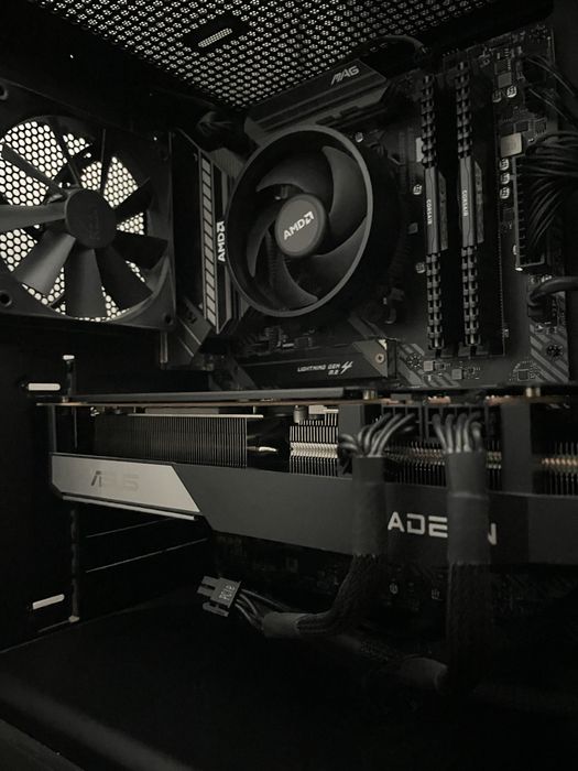 Komputer gamingowy NZXT AMD Ryzen MAG