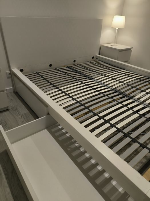 Cama IKEA Malm 160x200 cm com 4 caixas de arrumação e estrado