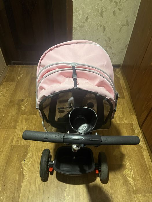 Детский трёхколёсный велосипед с ручкой и козырьком, как новый