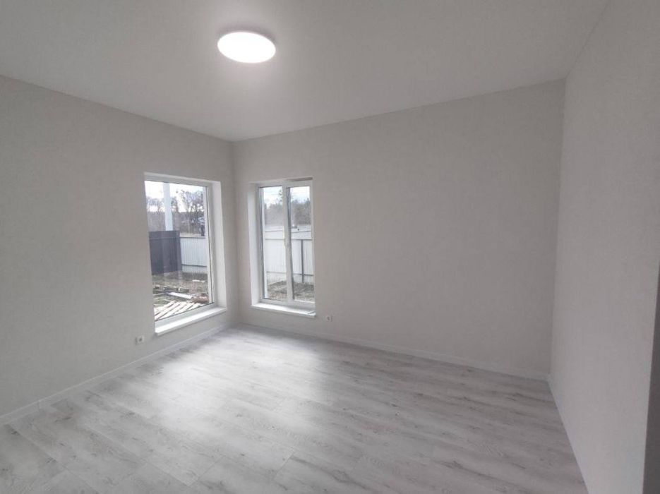 Будинок з ремонтом біля лісу