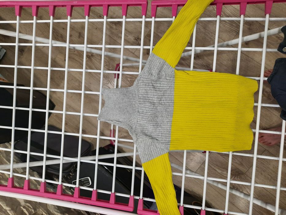 Детский свитер для девочки