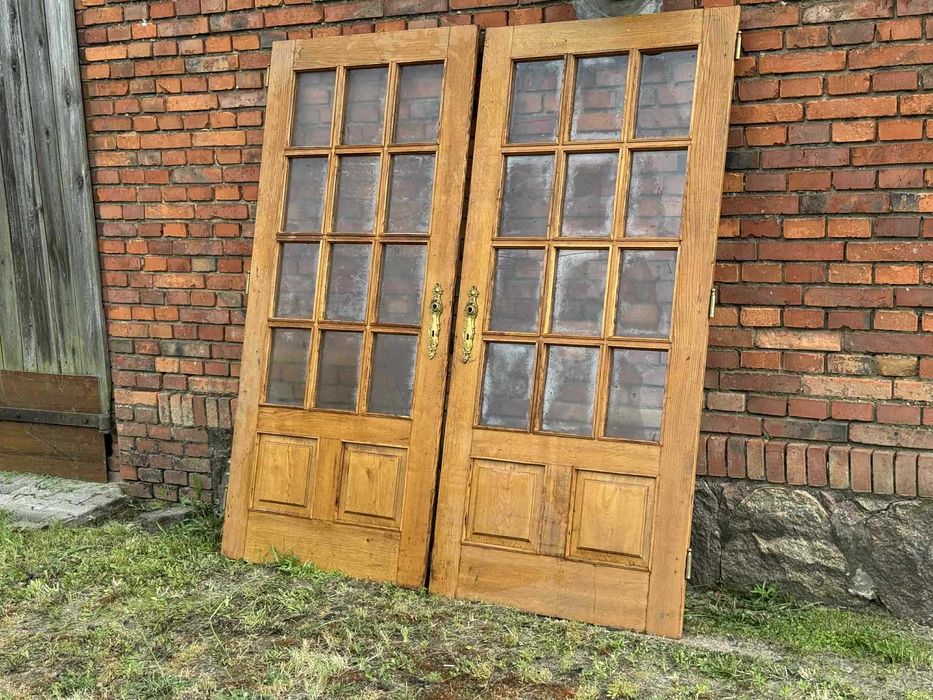 Okna z rozbiórki zabytkowej willi