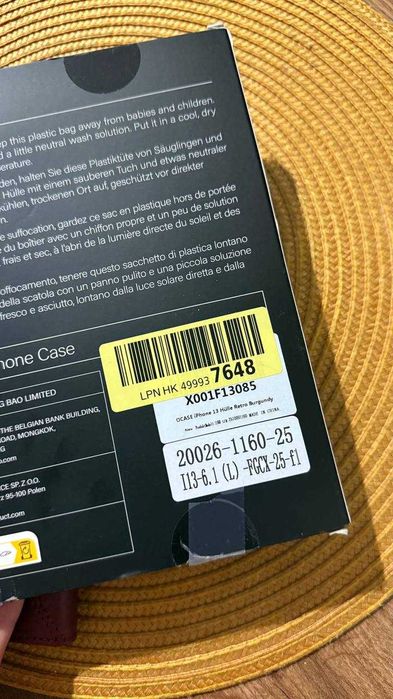 Nowe etui z klapką do iPhone 13, burgundowe