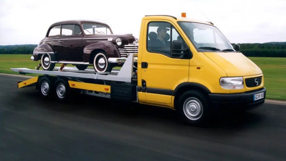 Serviço de Reboque e Transportes de Viaturas e Máquinas Ligeiras