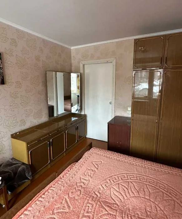 Продам двокімнатну квартиру на Соборній