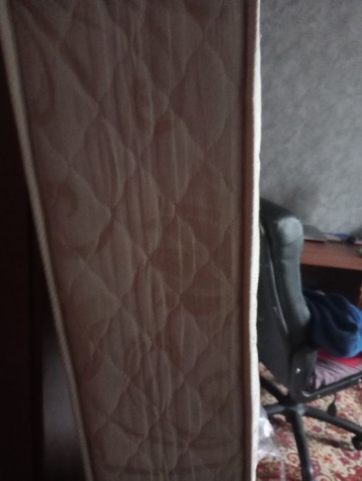 Продам матрас и ламелии.