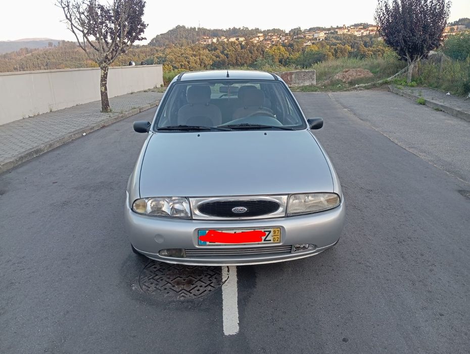 Ford fiesta 1.25 gasolina com direcao assistida