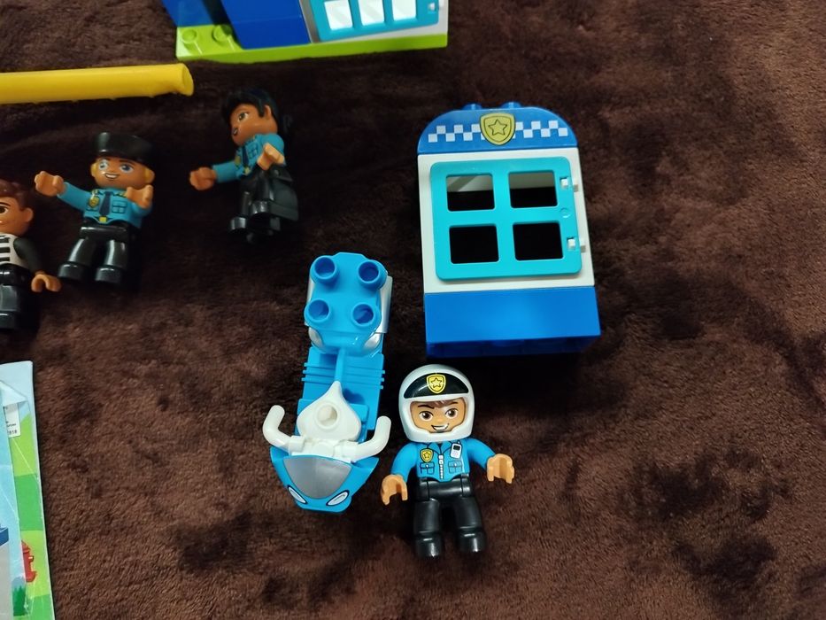 3 zestawy LEGO Duplo policja x 2 i super bohaterowie