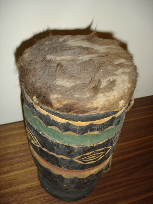 Tambor africano artesanal
