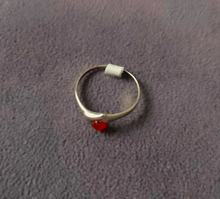 Pierścionek z bursztynem | rozmiar 20 | z metką | klasyczny design