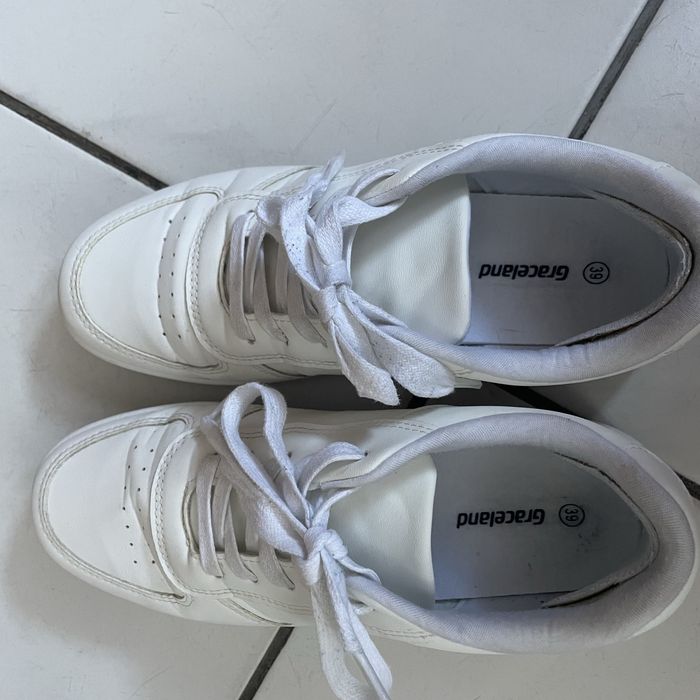 Sneakesy Graceland 39 biale