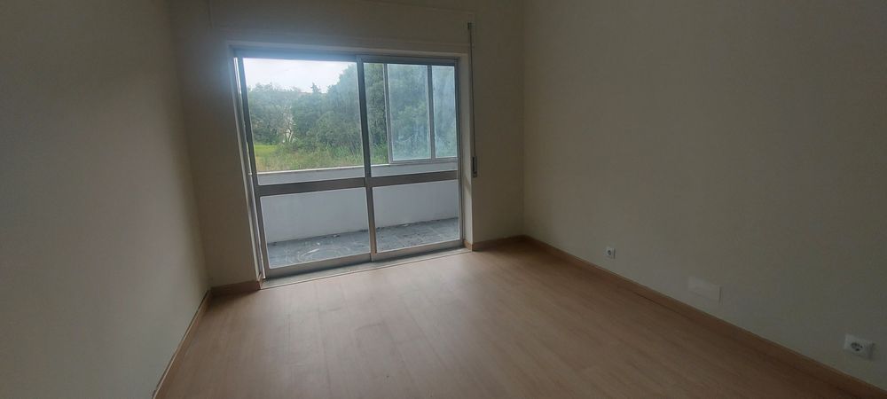 Arrendamento T4 zona central de Leiria