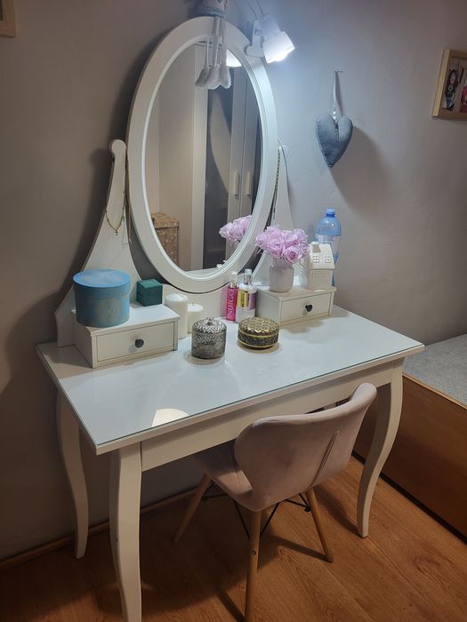 Piękna Toaletka Ikea