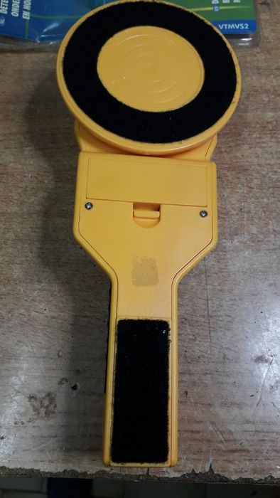 Detector de metais/madeira portátil. 100% NOVO