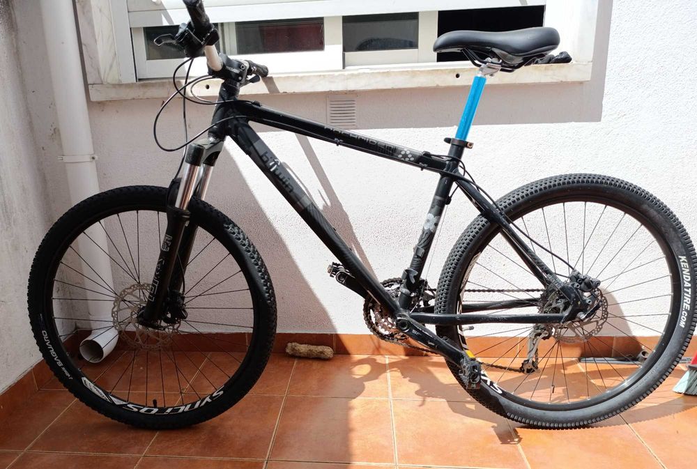 Bicicleta de Montanha B’TWIN Rockrider