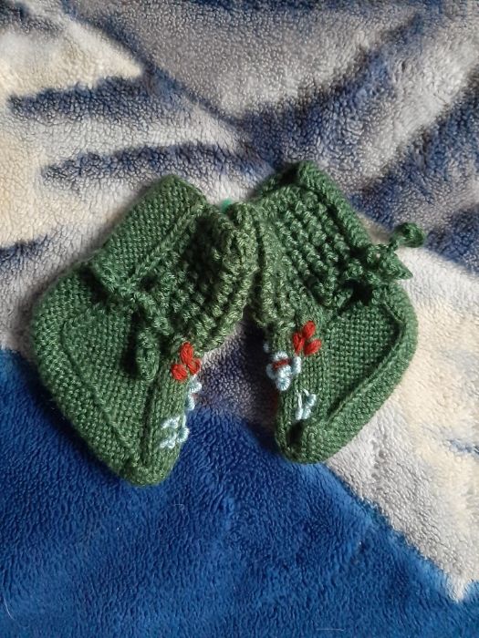 Детские вязаные пинеточки