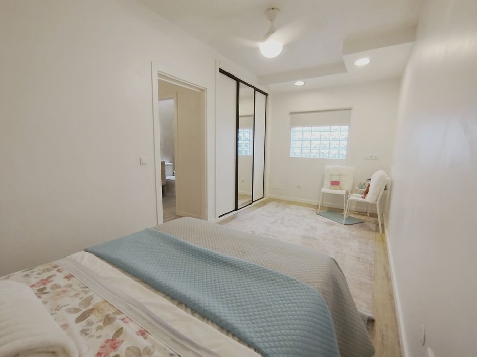 Moradia T2 Renovada com Sótão e Excelente Luz Natural | Pronta a Habitar | Formoselha