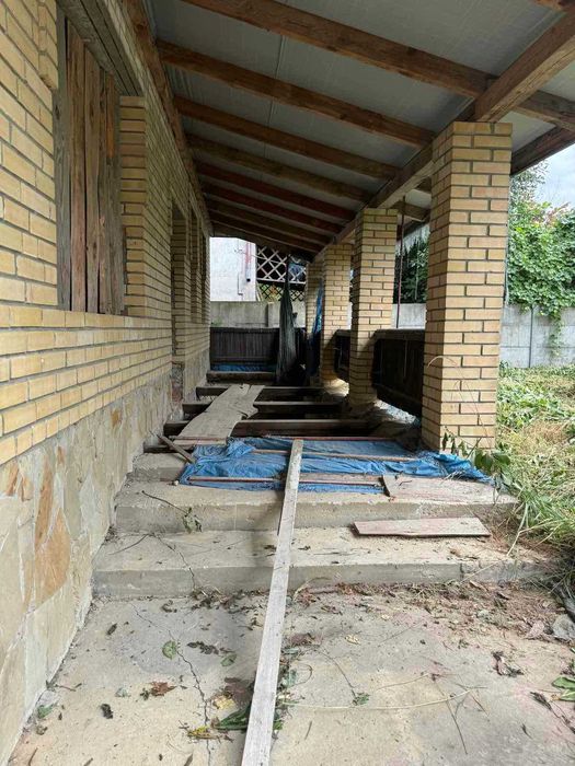 Незавершений будинок та земельна ділянка 6 сот., м. Дубляни