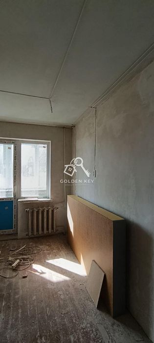 Продаж 3-кімнатної квартири під ремонт на Восході