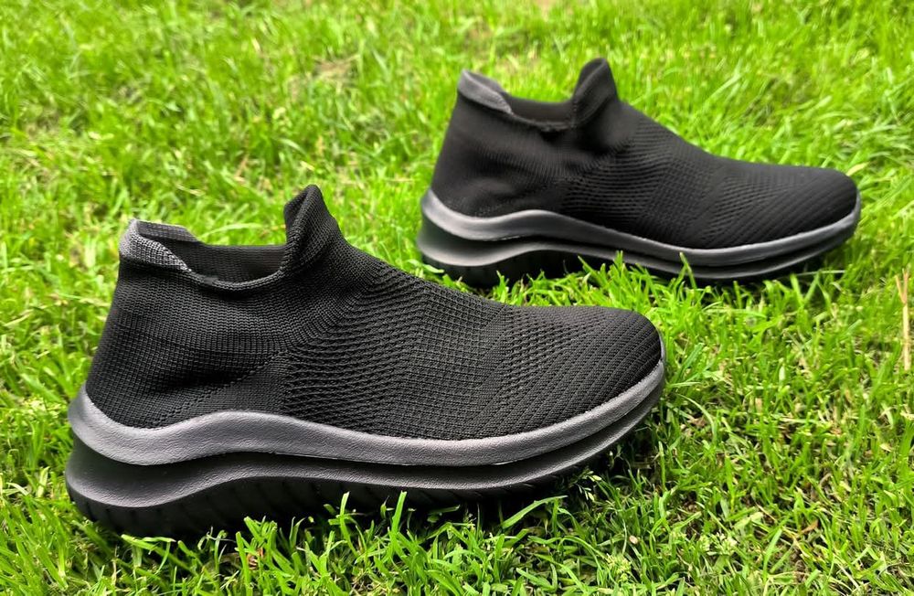 Чоловічі кросівки, літні сліпони