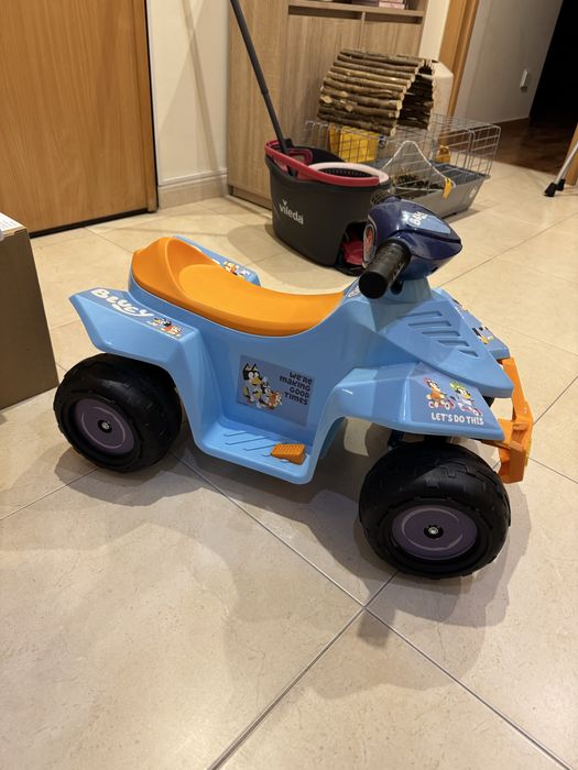 Carro eletrico Bluey