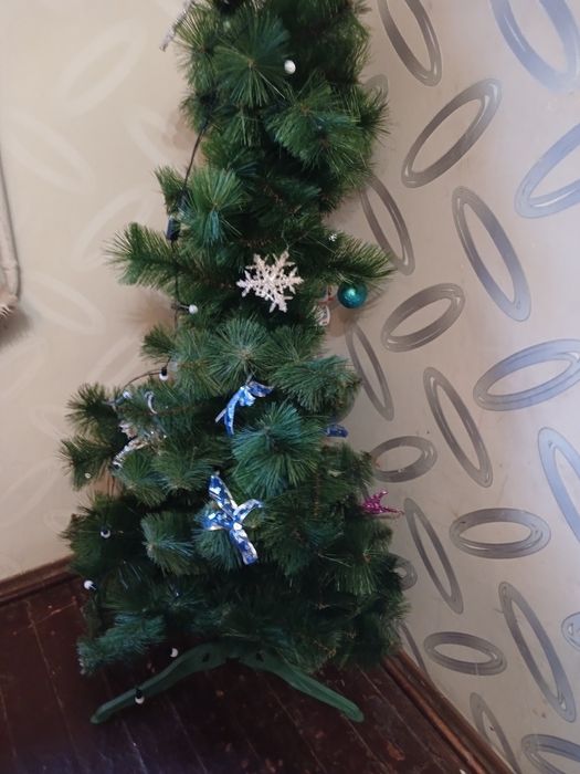 Ёлка искуственная