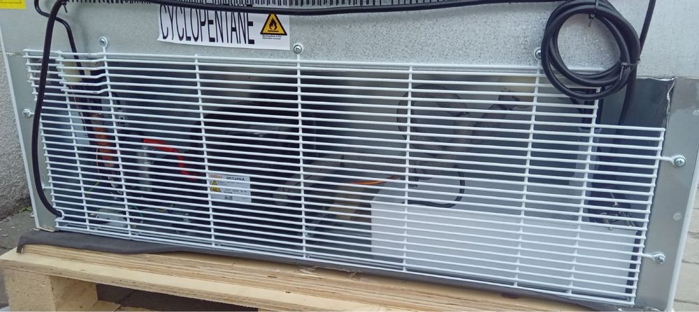 Шафа холодильна 500 л HURAKAN HKN-RCS510V холодильник