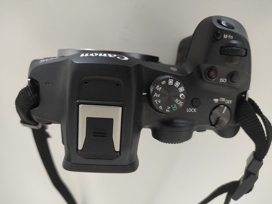 Canon R7 (corpo)