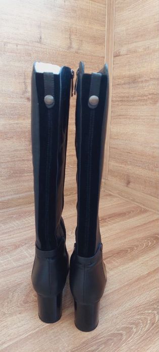 Осінні чоботи з натуральної шкіри welfare 38 розмір, стан новий