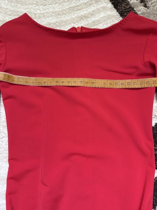 Бальне плаття, красивий яскраво червоний колір